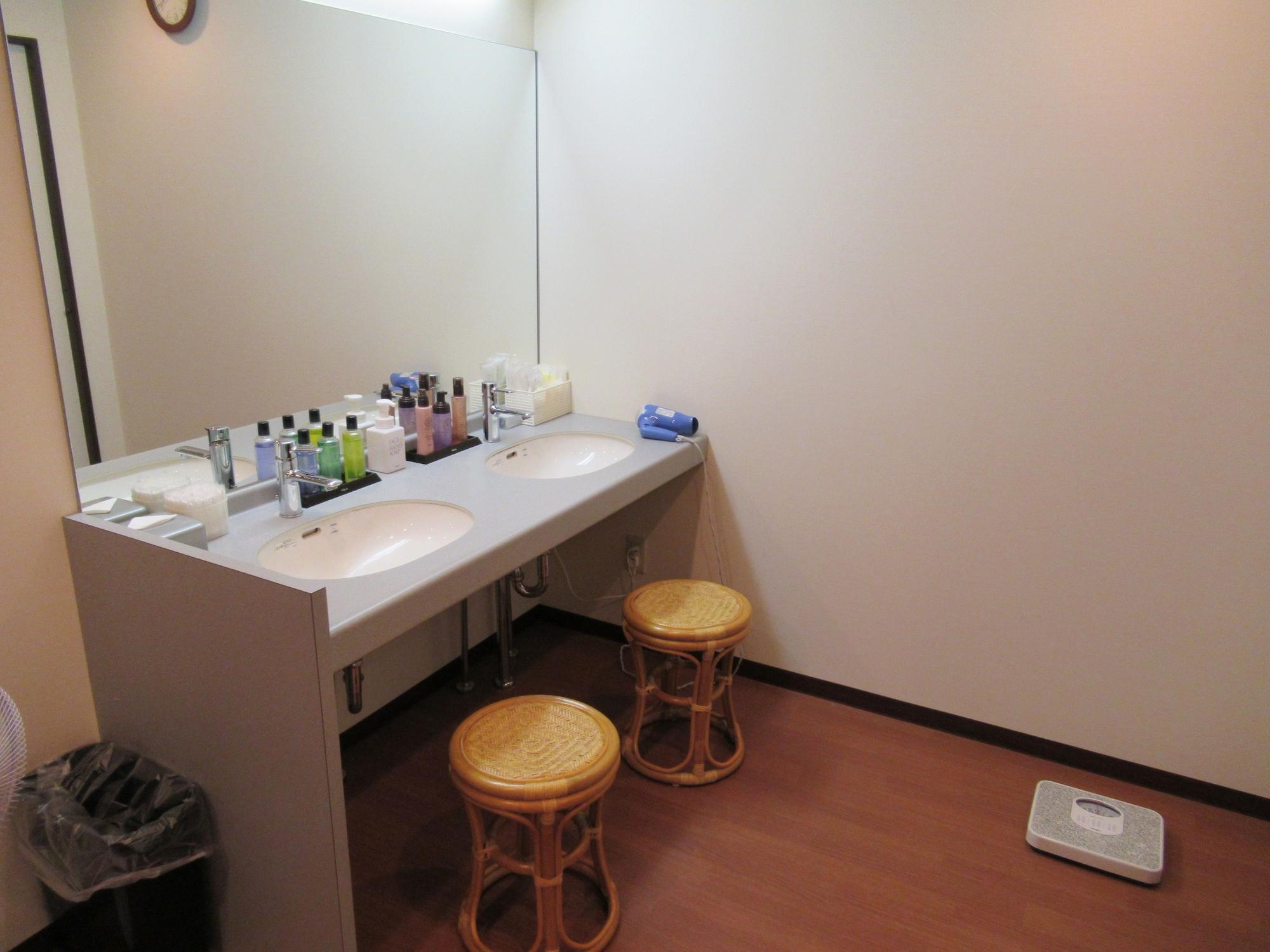 Hotel Crown Hills Kokura Kitakyushu Bagian luar foto